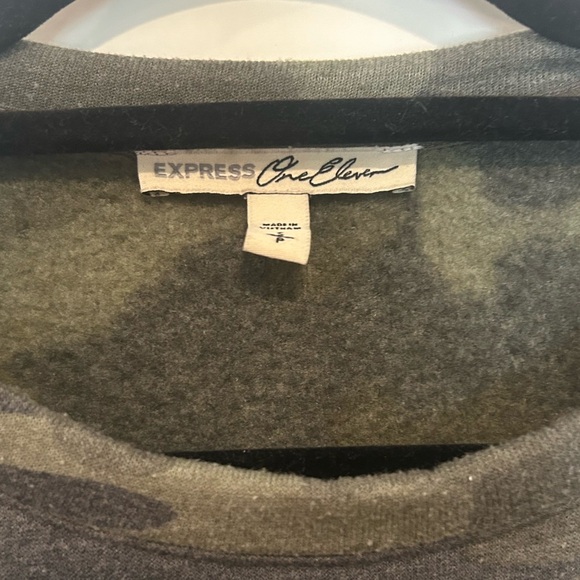 Express Camo Sweatshirt - Picture 7 of 7
